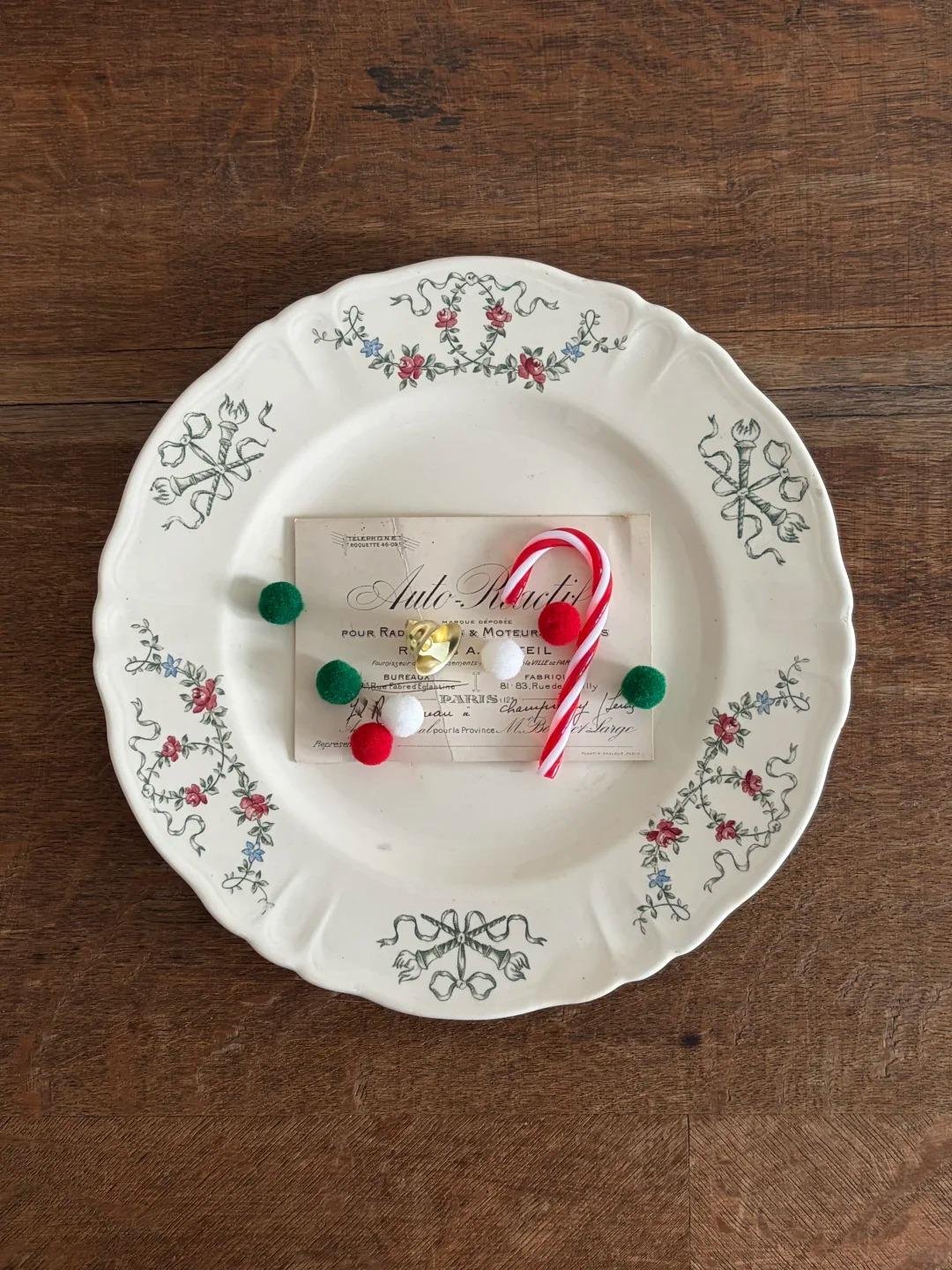 author-book-store-audio-book-img-3 tableware (18)